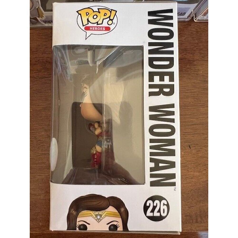 POP Movies Wonder Woman with Gauntlets Vinyl Figure #226 [12 Days of Christmas] - Picture 5 of 7